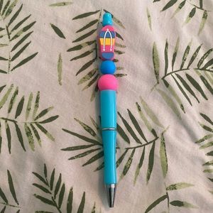 Beadable pen